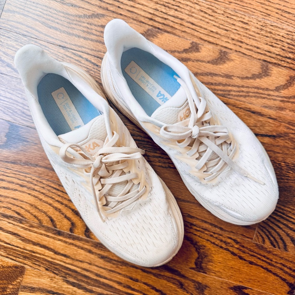 Hoka Women's Clifton 8 Size US 7B